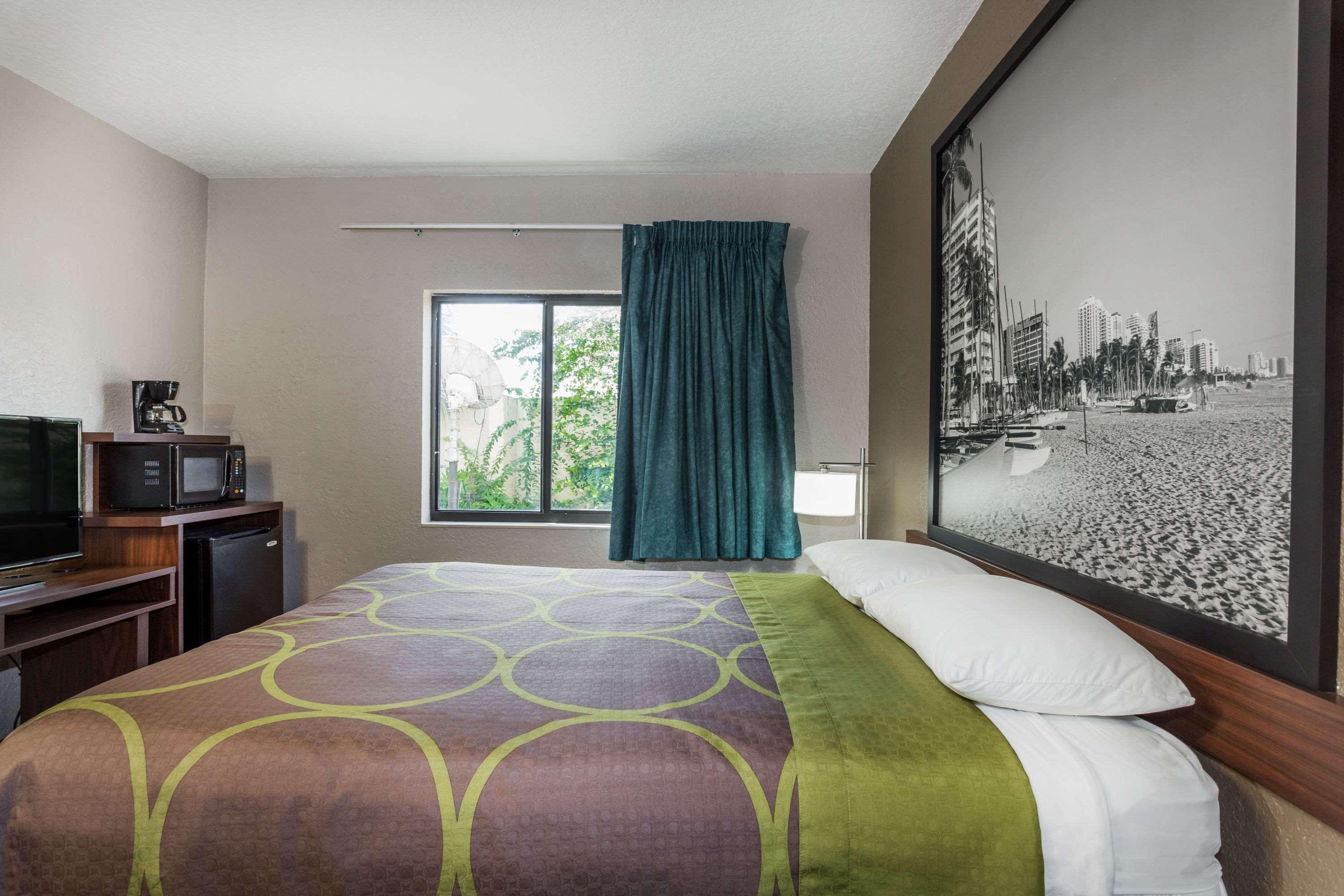 Super 8 By Wyndham Pompano Beach Luaran gambar