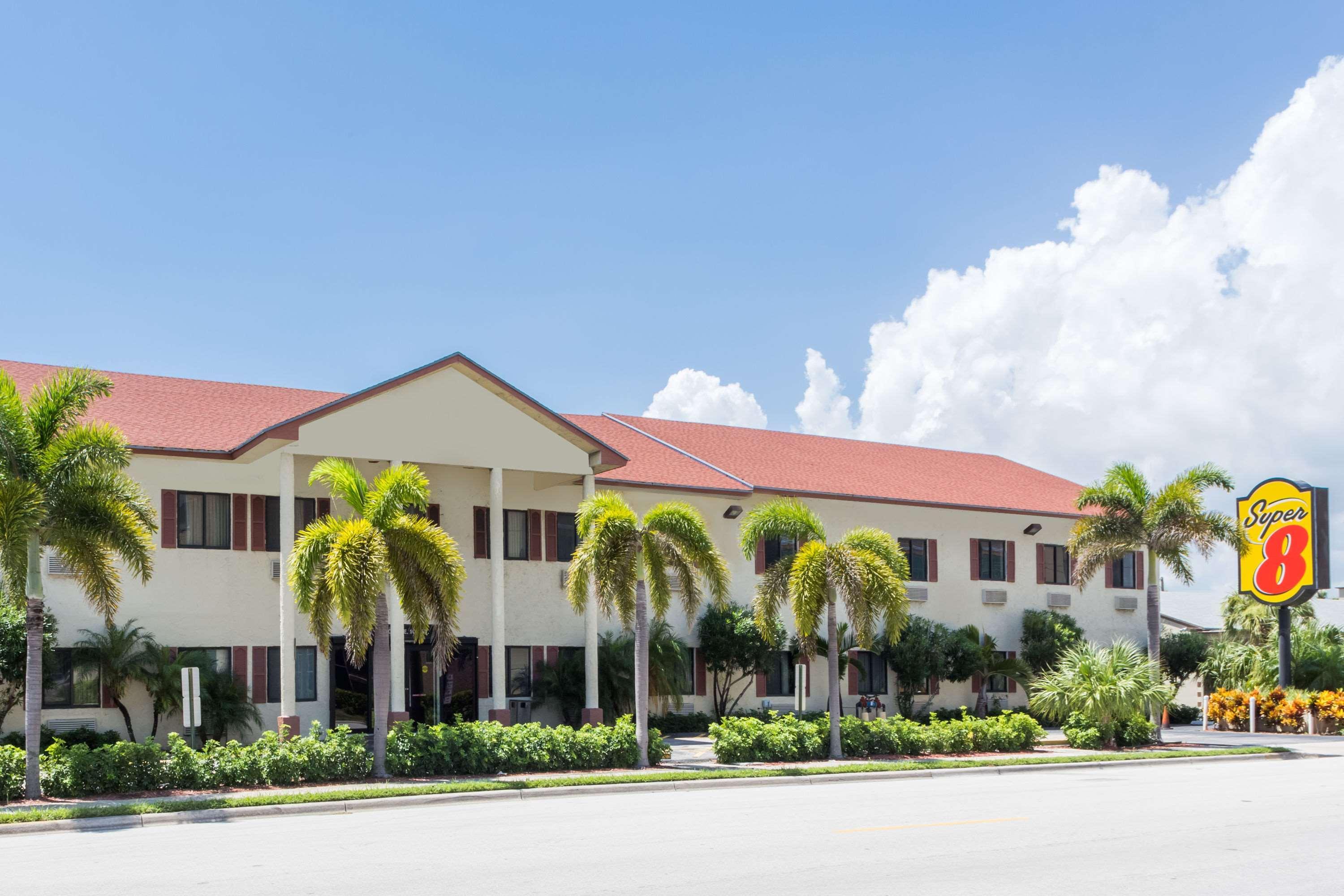 Super 8 By Wyndham Pompano Beach Luaran gambar