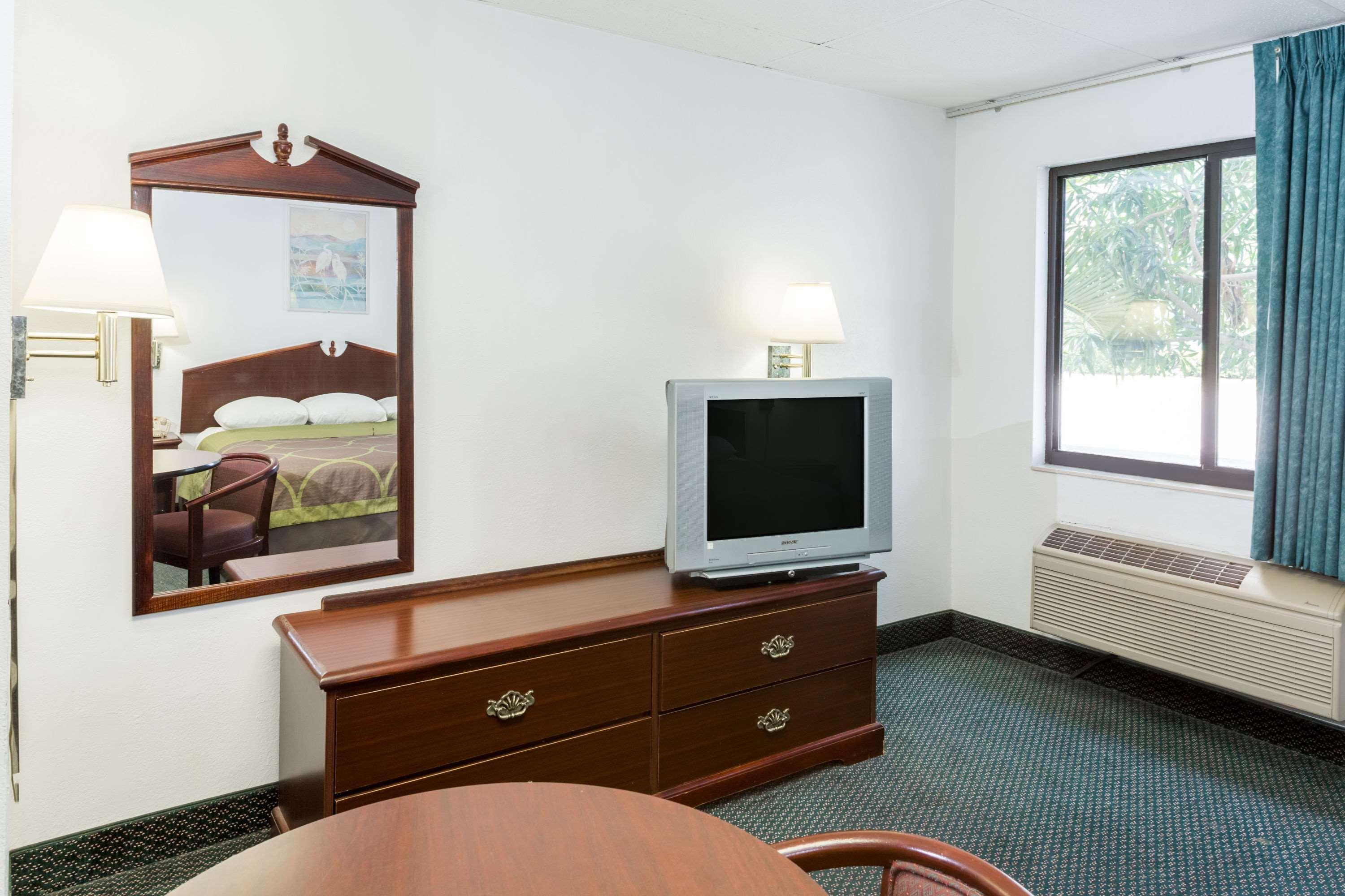 Super 8 By Wyndham Pompano Beach Luaran gambar